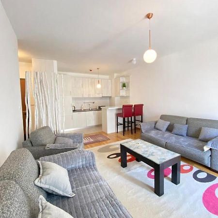 Apartman Vesna City 2. Pg พอดโกริกา ภายนอก รูปภาพ