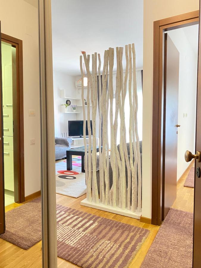 Apartman Vesna City 2. Pg พอดโกริกา ภายนอก รูปภาพ