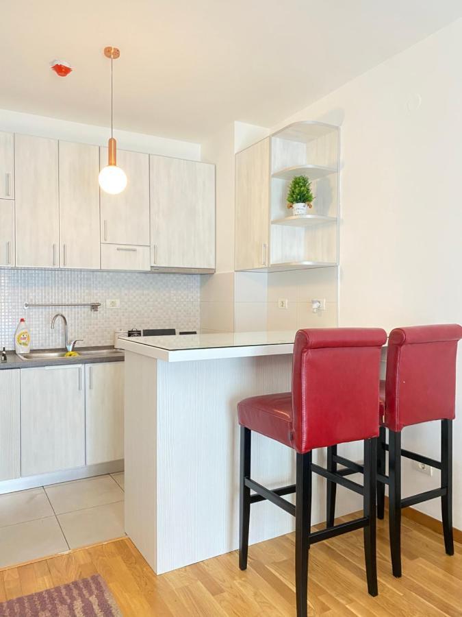 Apartman Vesna City 2. Pg พอดโกริกา ภายนอก รูปภาพ