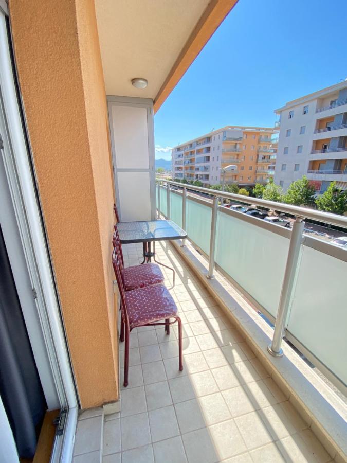 Apartman Vesna City 2. Pg พอดโกริกา ภายนอก รูปภาพ
